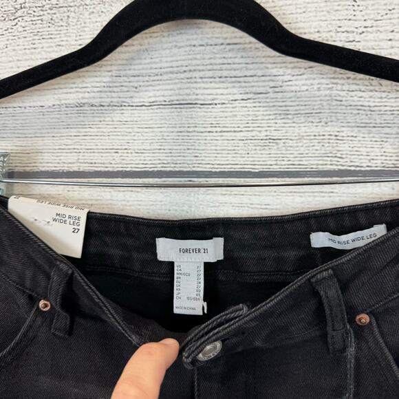 Forever 21 Women's Black Washed Mid-Rise Wide Leg Jeans Size 27 - Picture 3 of 8